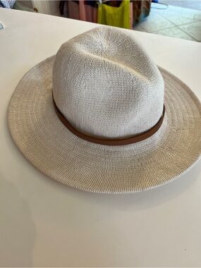 Ecote Wide-Brim Linen Fedora Hat in Cream with Brown Band